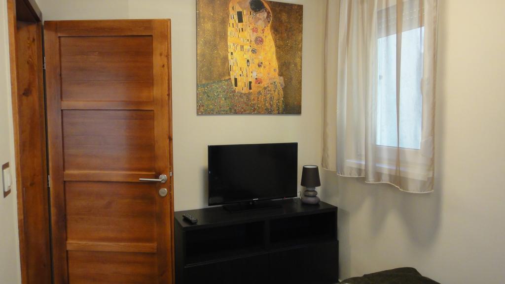 Mgtels Apartman - With Private Parking Budapest Exterior foto